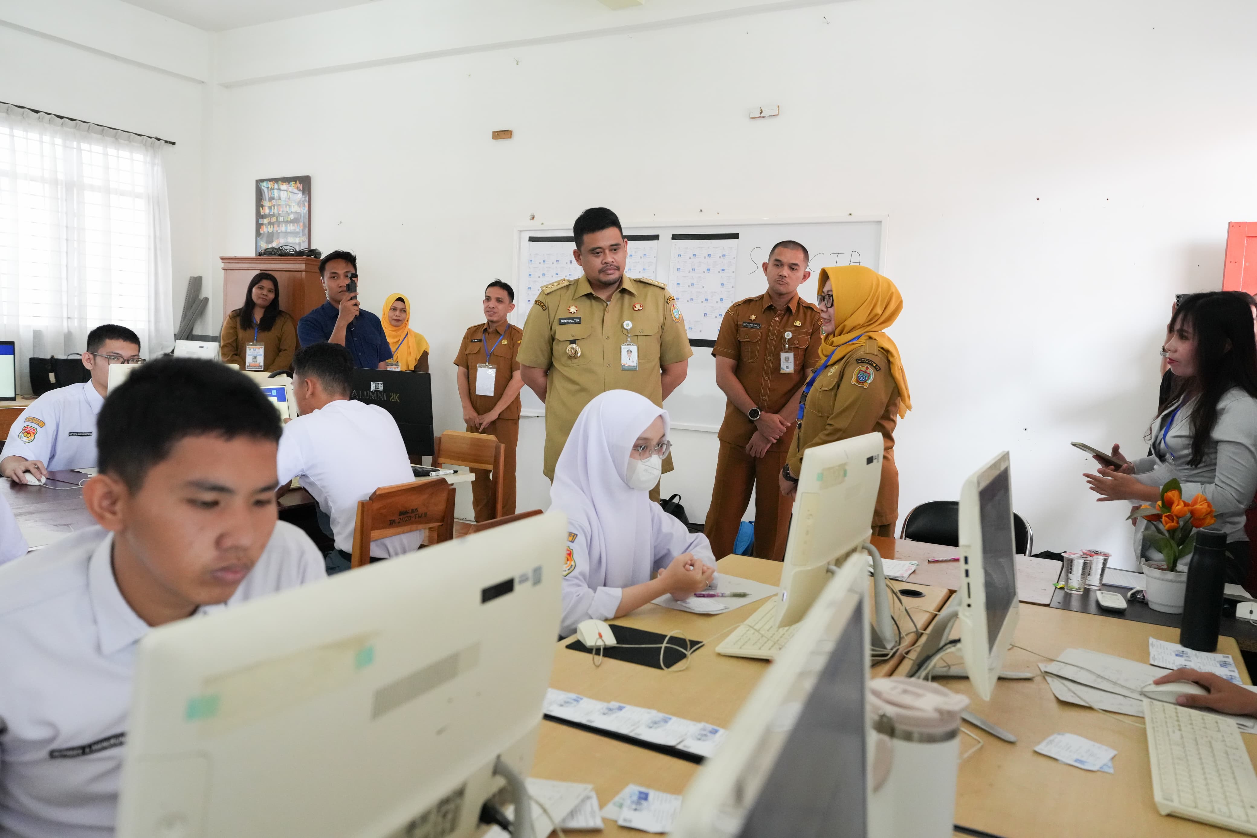 Gubernur Bobby Nasution Pastikan TKA di Sumut Berjalan Lancar Tanpa Kendala