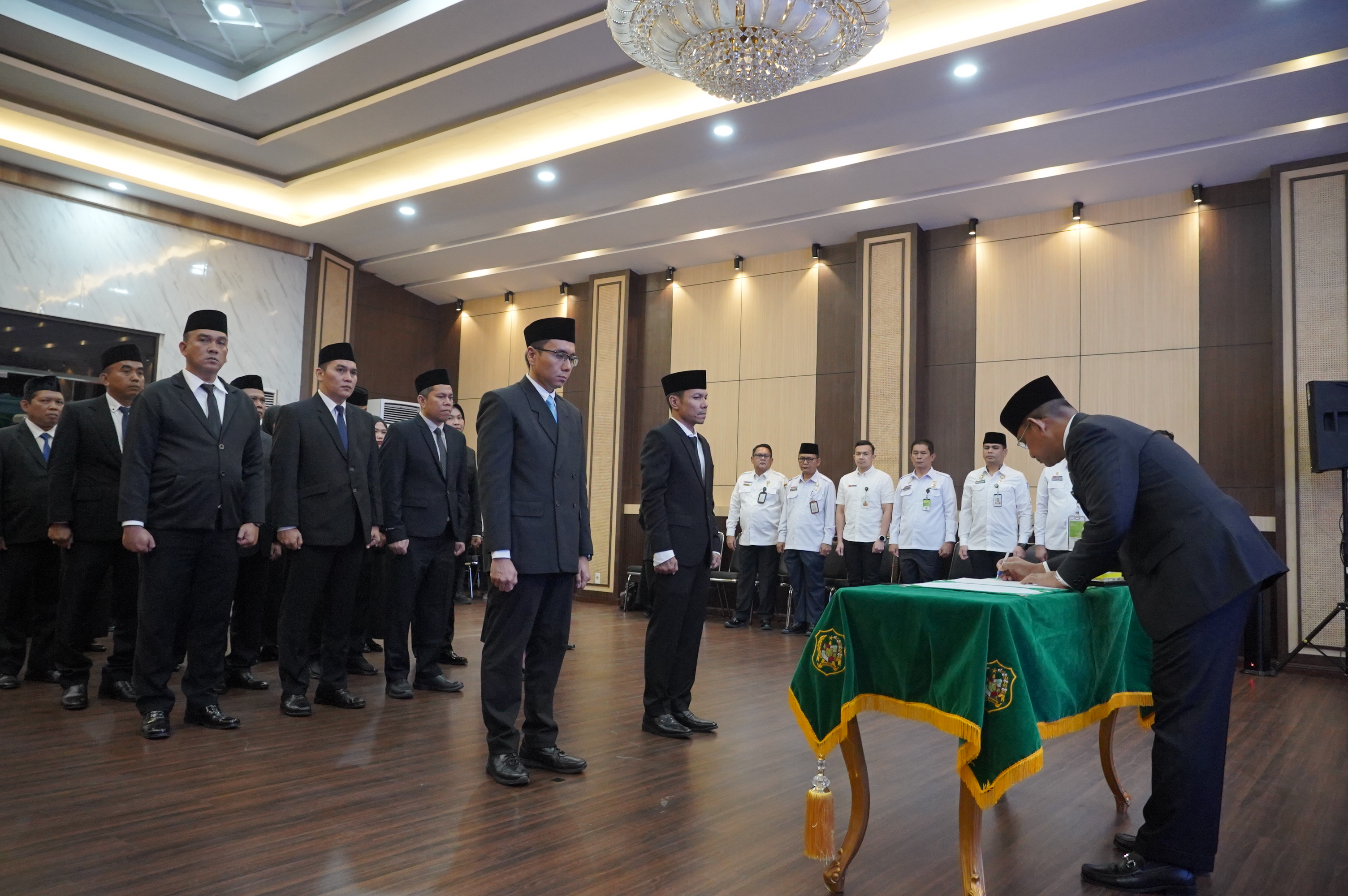 Wali Kota Medan Lantik 22 Pejabat Manajerial, Dorong Pelayanan Publik Cepat, Transparan dan Responsif