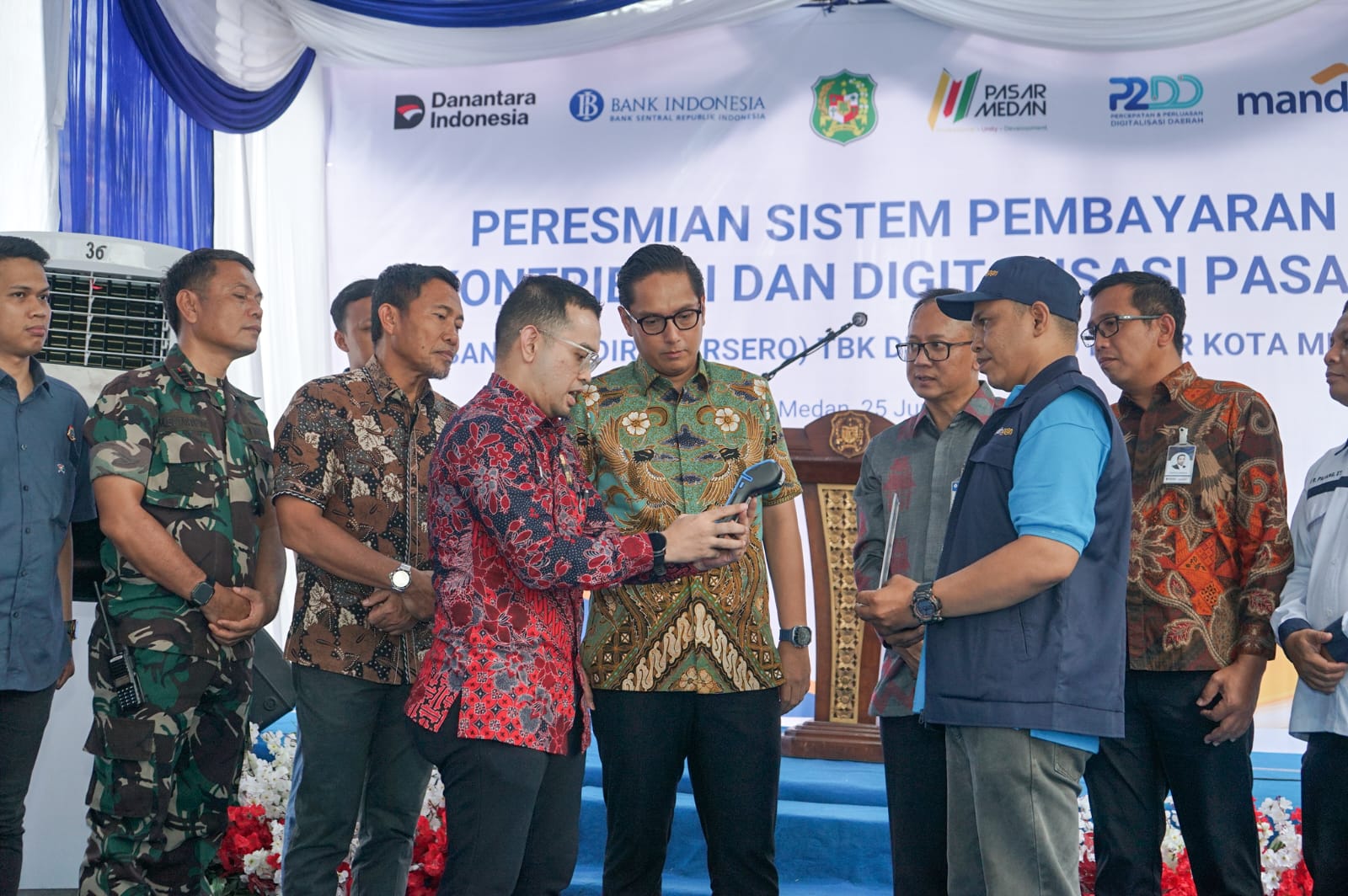 Luncurkan Digitalisasi Pasar Petisah, Wali Kota Medan Wujudkan Pasar Tradisional Lebih Modern, Transparan dan Bebas Dari Kebocoran Anggaran Luncurkan Digitalisasi Pasar Petisah, Wali Kota Medan Wujudkan Pasar Tradisional Lebih Modern, Transparan dan Bebas Dari Kebocoran Anggaran