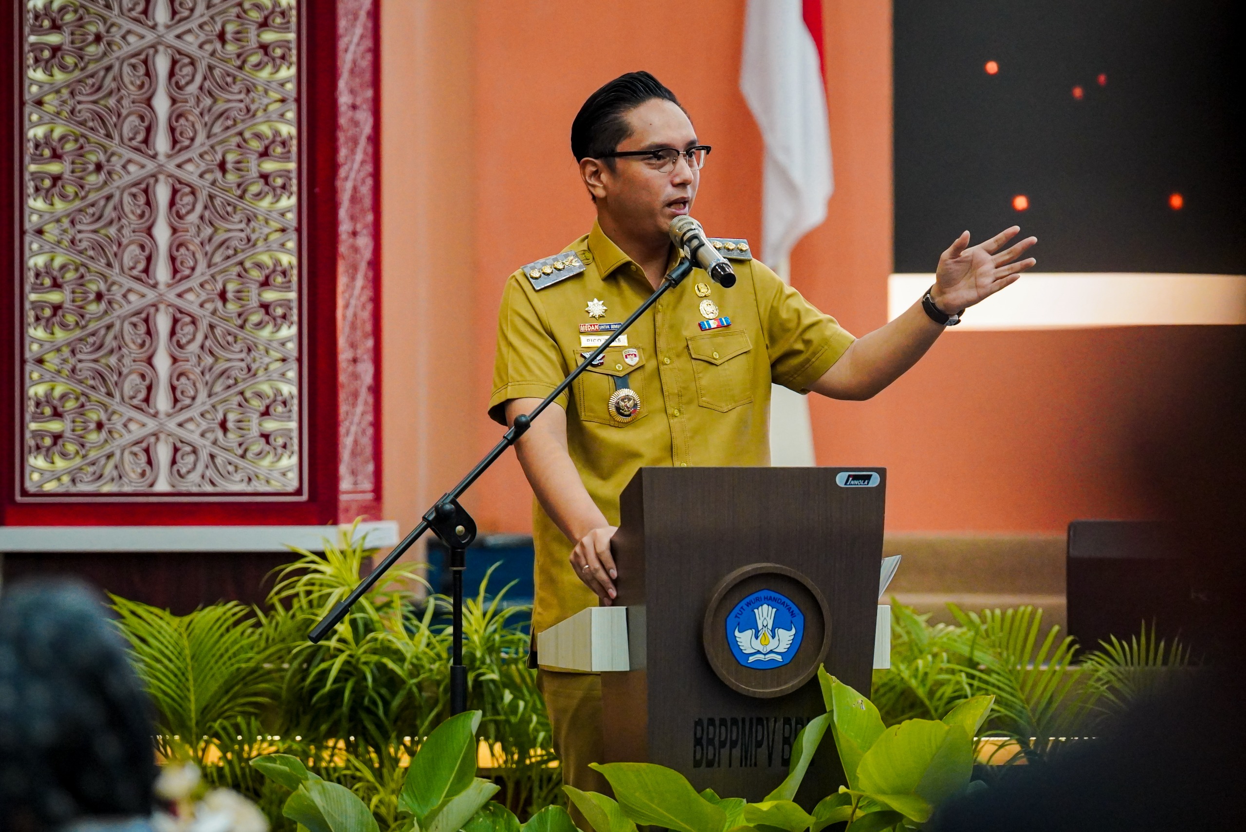 Rico Was Jatuhkan Hukuman Disiplin Berat Kepada Camat Medan Timur dan Lurah Aur