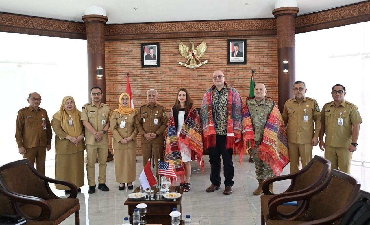 Pemprov Sumut-AS Perkuat Kemitraan Strategis, Buka Peluang Investasi dan Perdagangan Baru Pemprov Sumut-AS Perkuat Kemitraan Strategis, Buka Peluang Investasi dan Perdagangan Baru