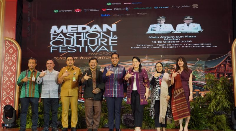 Airin Rico Waas Dorong Inovasi Ulos Tembus Pasar Fesyen Modern