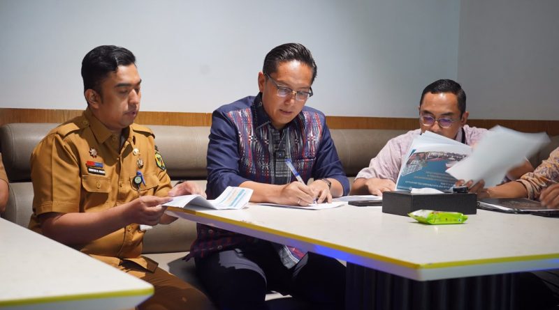 Rico Waas Siapkan Percepatan Bedah Rumah, Target 898 Unit Tuntas Desember